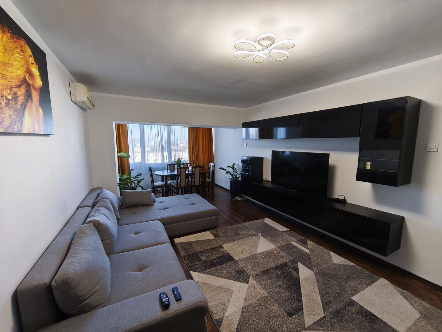 anBn-14733 De inchiriat apartament spatios, 3 camere, pe Faleza, 900 euro