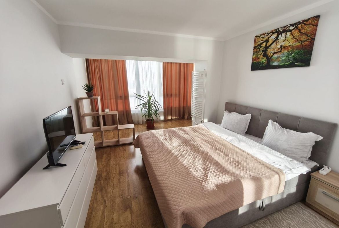 De inchiriat apartament spatios, 3 camere, pe Faleza, 900 euro
