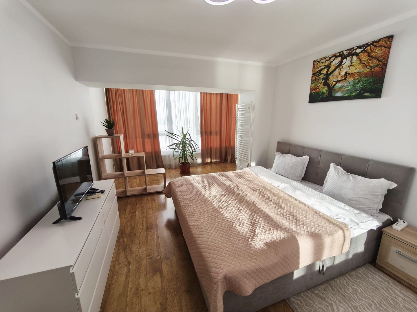 anBn-14738 De inchiriat apartament spatios, 3 camere, pe Faleza, 900 euro