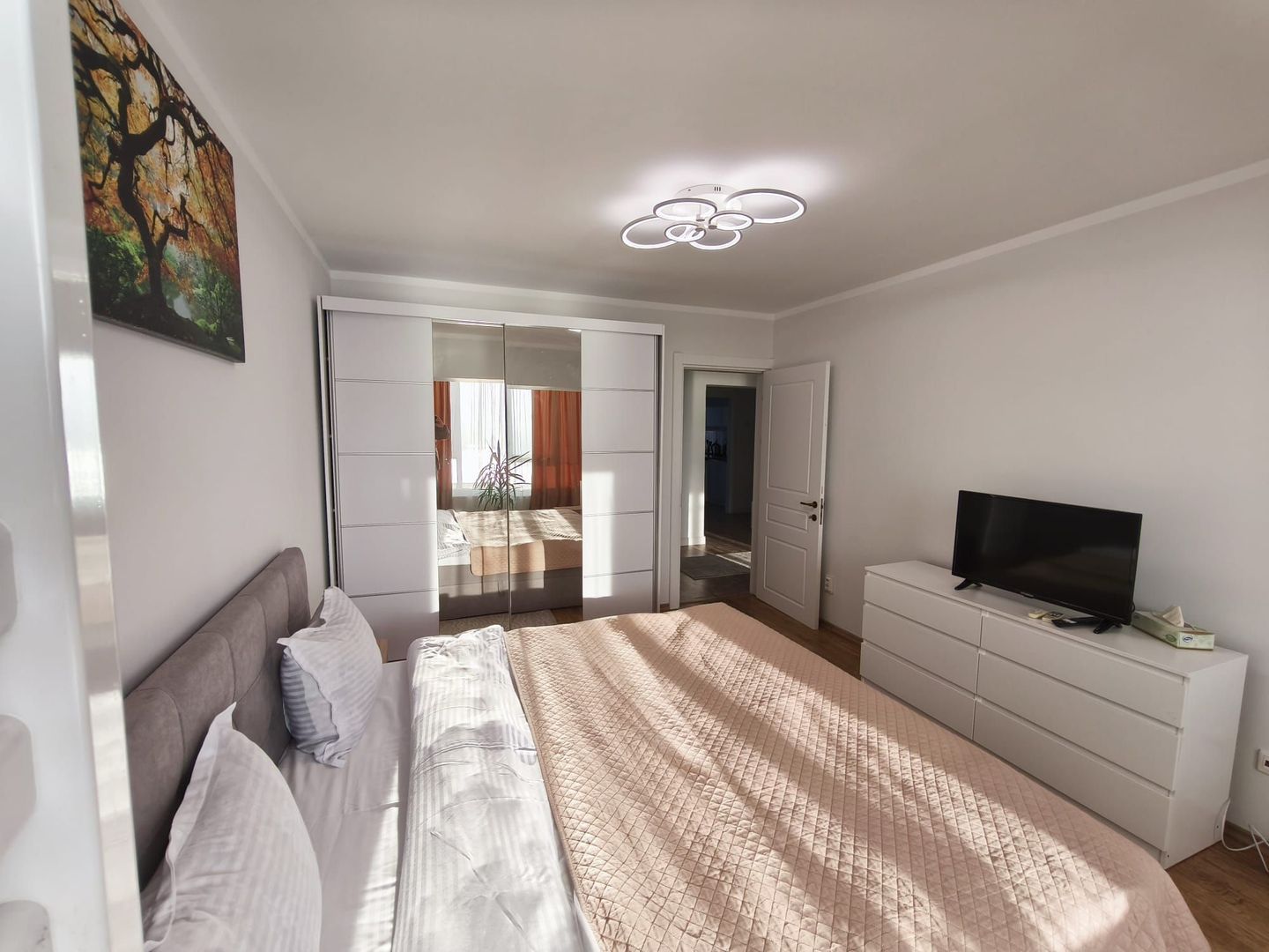 anBn-14740 De inchiriat apartament spatios, 3 camere, pe Faleza, 900 euro