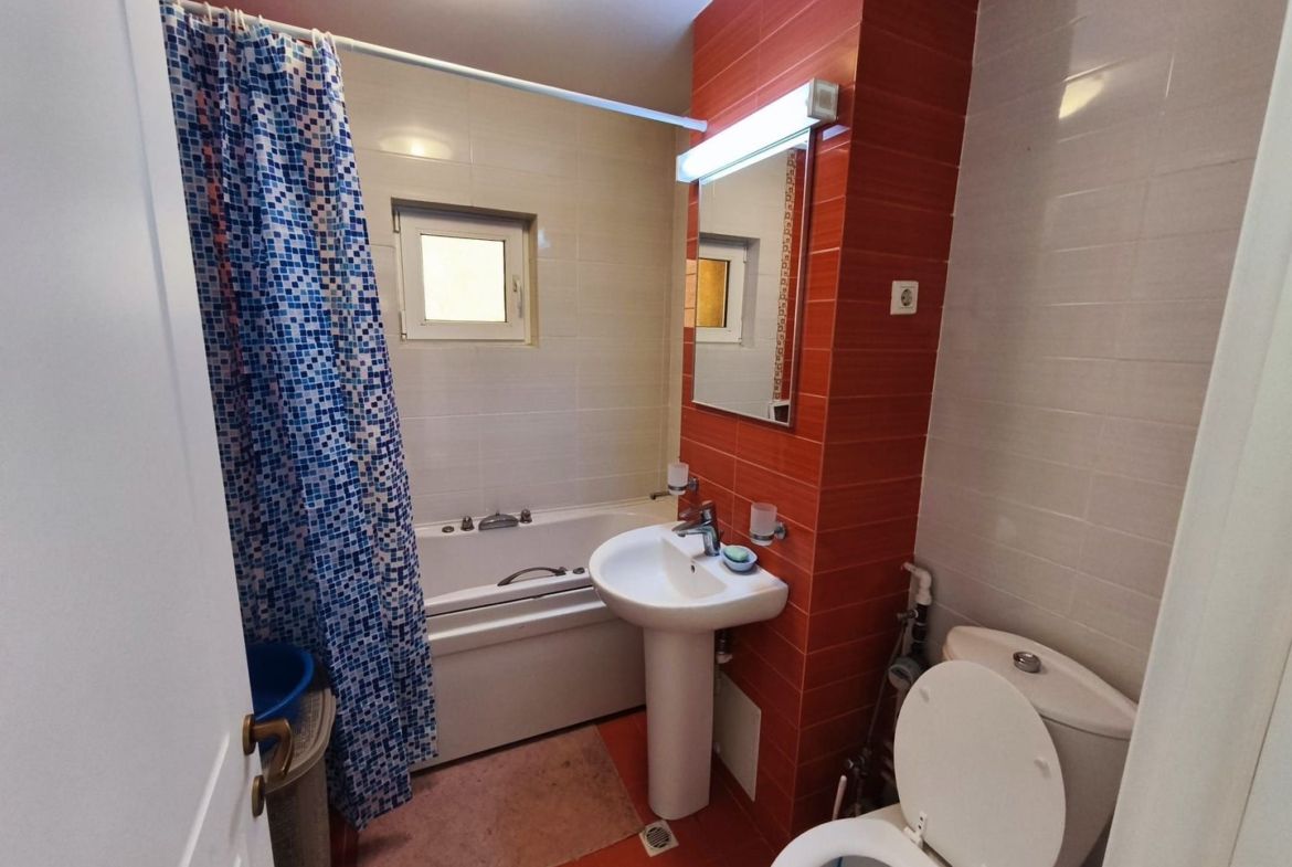 De inchiriat apartament spatios, 3 camere, pe Faleza, 900 euro