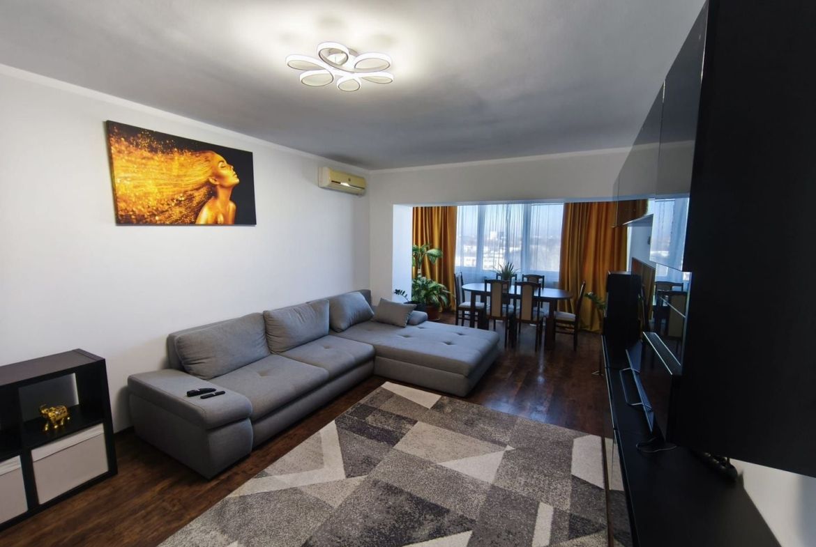 De vanzare apartament cu 3 camere , etaj 8/9 , Faleza, 165.000 euro