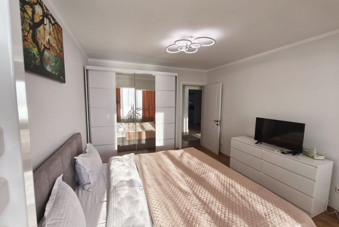 De vanzare apartament cu 3 camere , etaj 8/9 , Faleza, 165.000 euro
