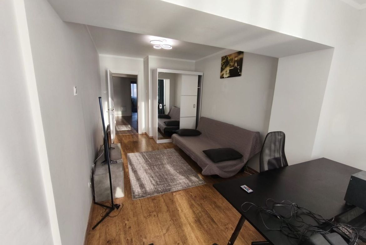 De vanzare apartament cu 3 camere , etaj 8/9 , Faleza, 165.000 euro