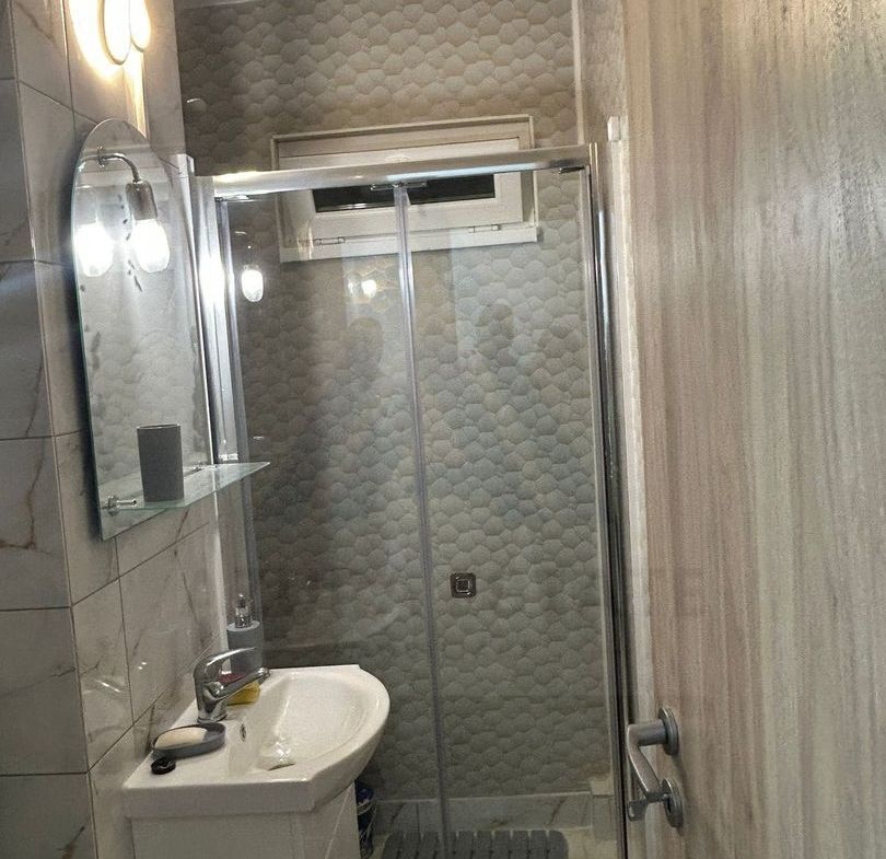 Apartament 2 camere 40 mp utili etajul 1 Zona Cedonia
