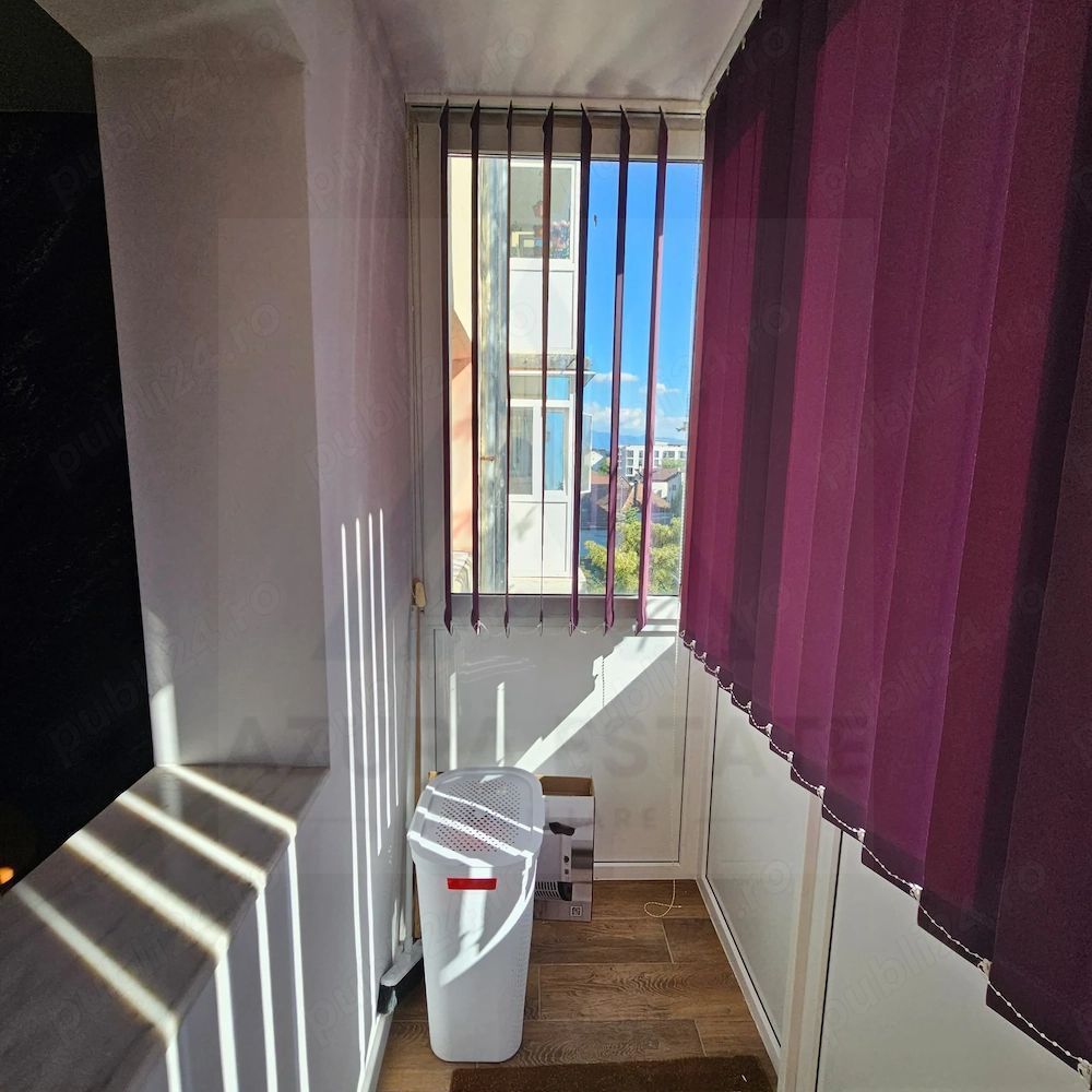 Vând apartament 3 camere , etajul 3 din 4+M, Sibiu, Zona Piața Rahova