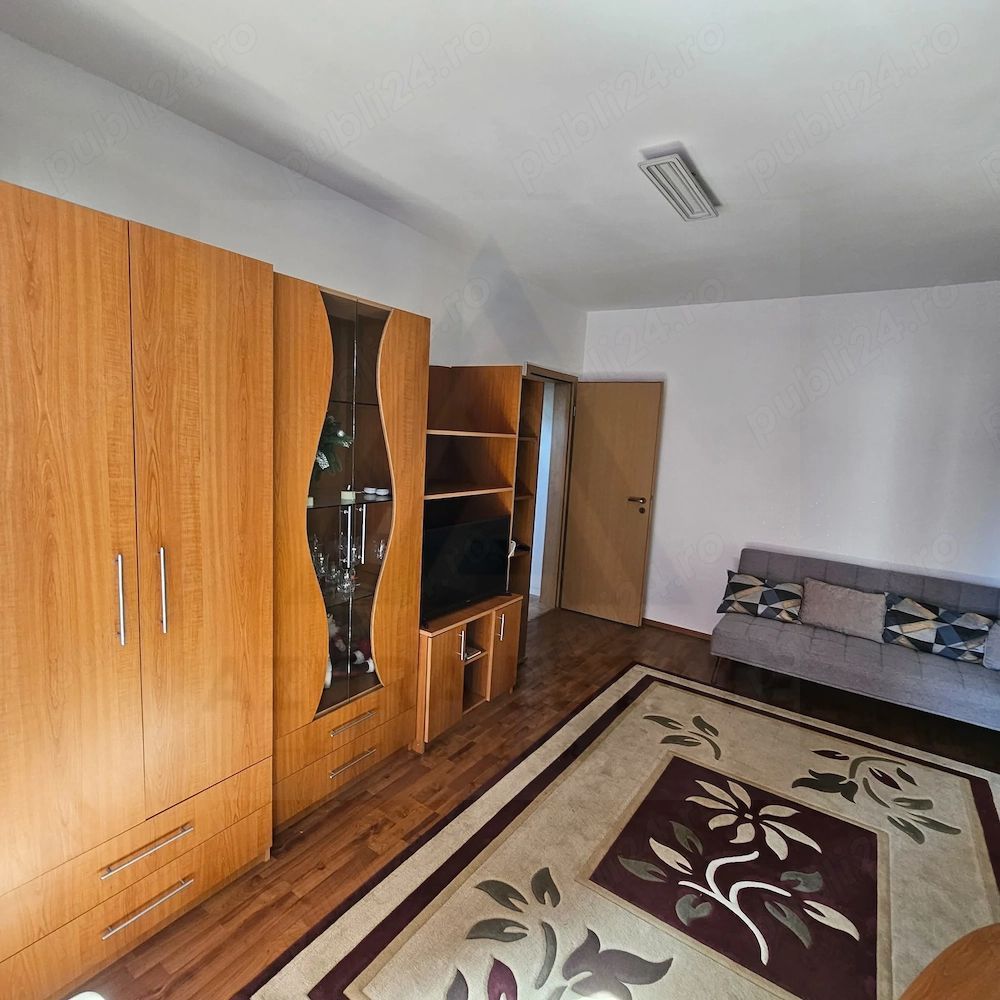 Vând apartament 3 camere , etajul 3 din 4+M, Sibiu, Zona Piața Rahova