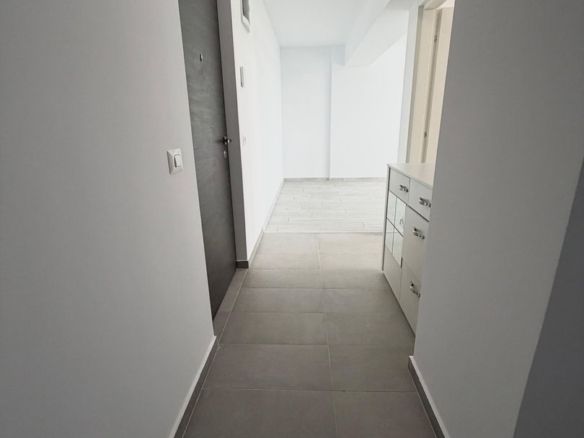 Garsoniera complet mobilata – bd. Timisoara 101N – loc parcare