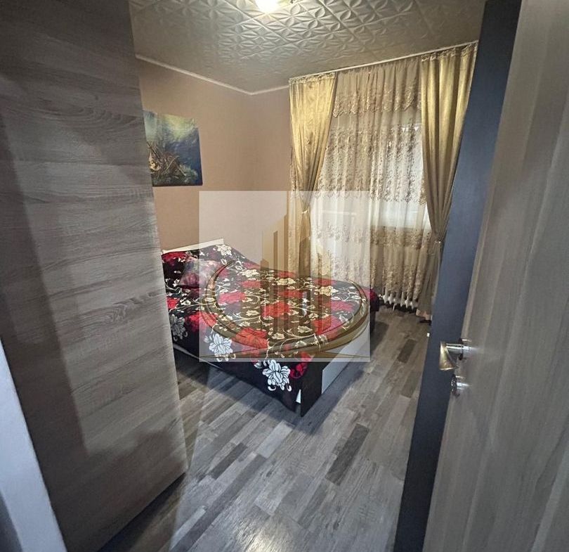 Apartament 5 camere 100mp Zona Padurea Verde