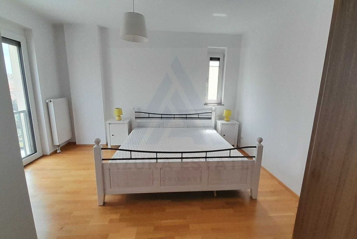 Apartament modern 3 camere 70 mp utili balcon 10 mp parcare in Strand