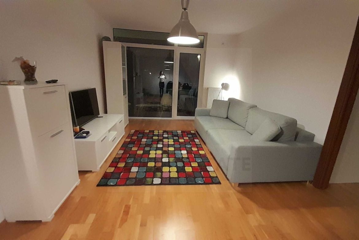 Apartament modern 3 camere 70 mp utili balcon 10 mp parcare in Strand