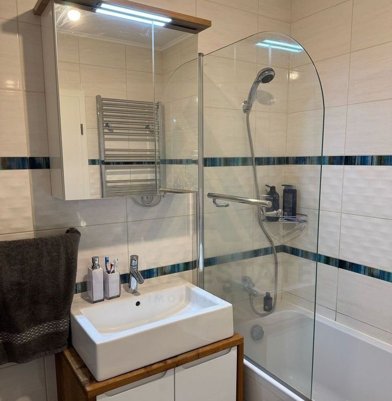 Apartament modern 2 camere 49 mp balcon parcare privata Selimbar
