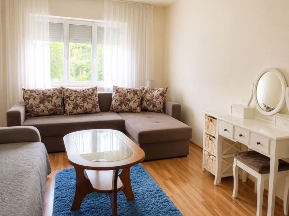 Apartament 3 camere decomandat, centrală proprie, AC, etaj 3, Lipovei