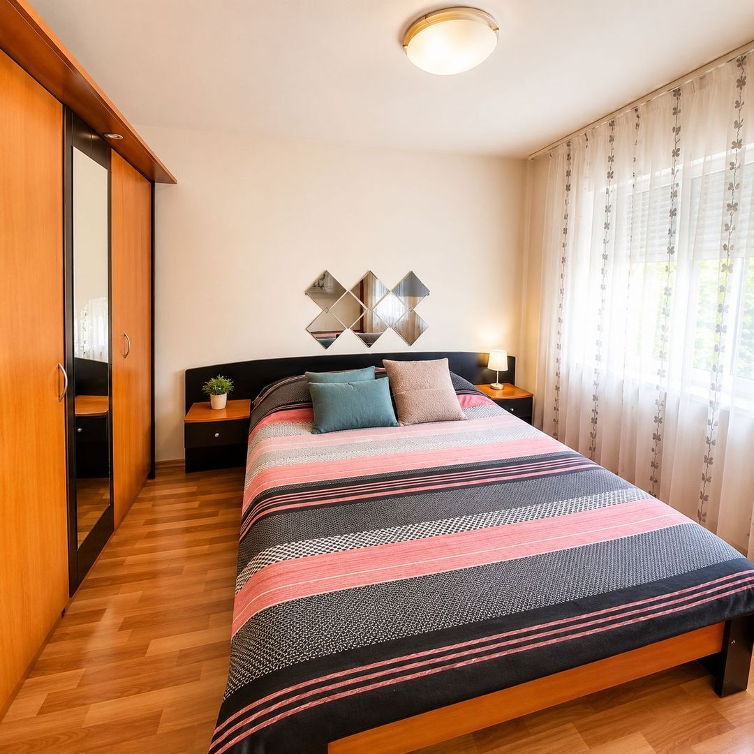 Apartament 3 camere decomandat, centrală proprie, AC, etaj 3, Lipovei