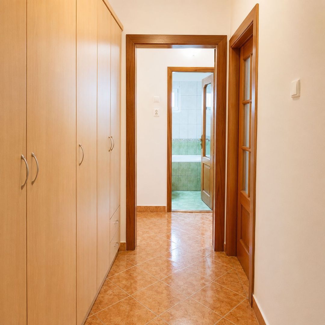 Apartament 3 camere decomandat, centrală proprie, AC, etaj 3, Lipovei