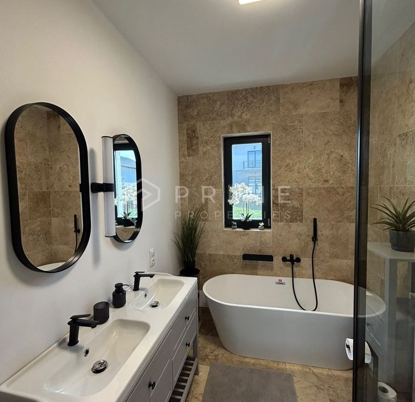 Casă modernă de închiriat – Eleganță și confort în Livezeni