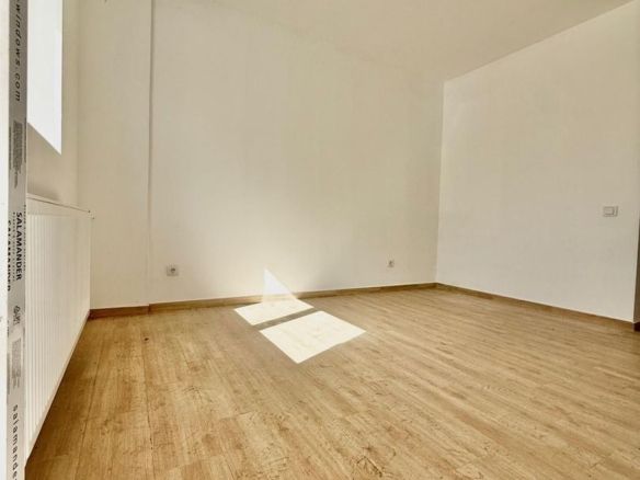 Garsoniera decomandata – Militari Residence