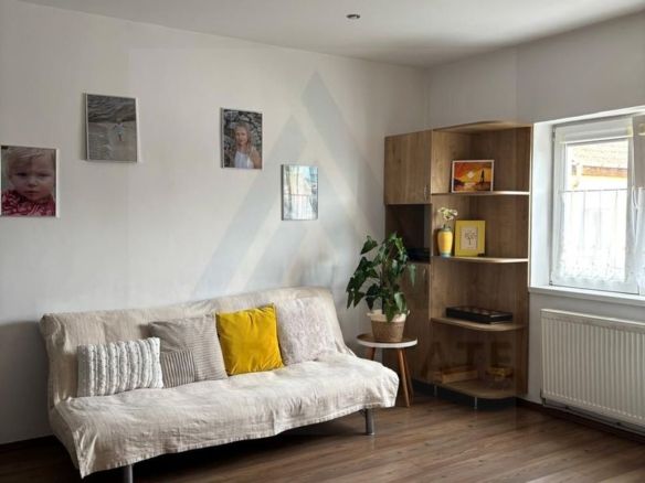 Apartament modern 4 camere baie cu ferestra si loc de parcare Hipodrom
