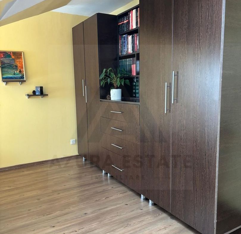 Apartament modern 4 camere baie cu ferestra si loc de parcare Hipodrom
