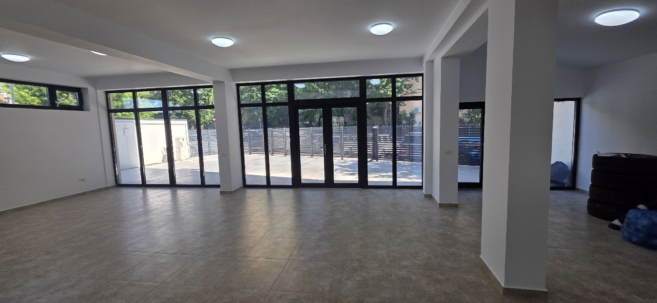 Salajan spatiu comercial 350 mp de inchiriat