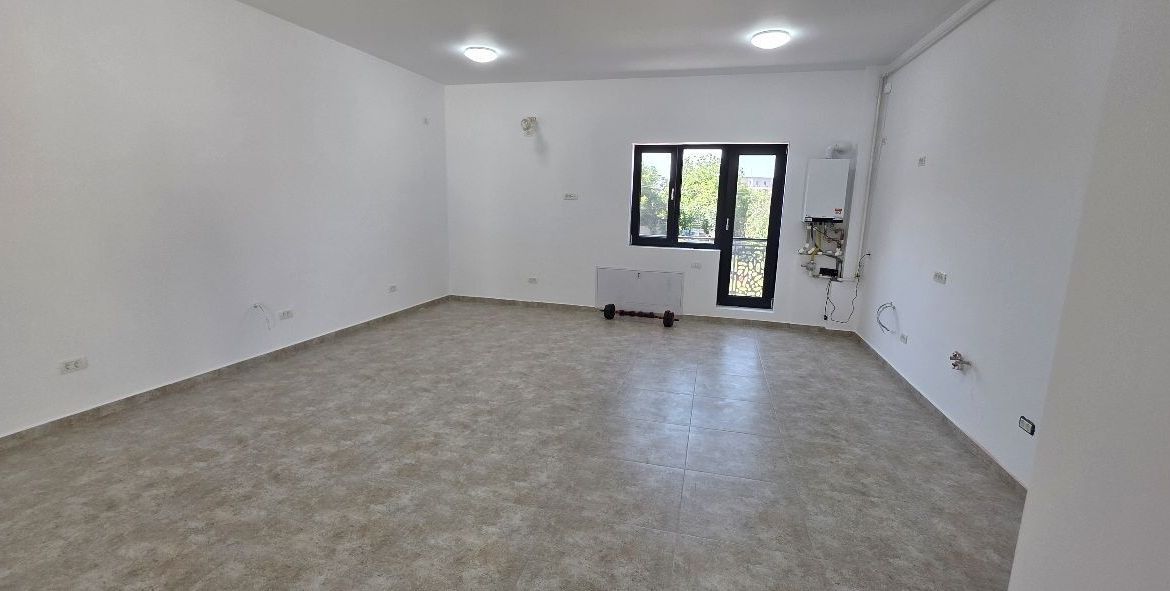 Salajan spatiu comercial 350 mp de inchiriat