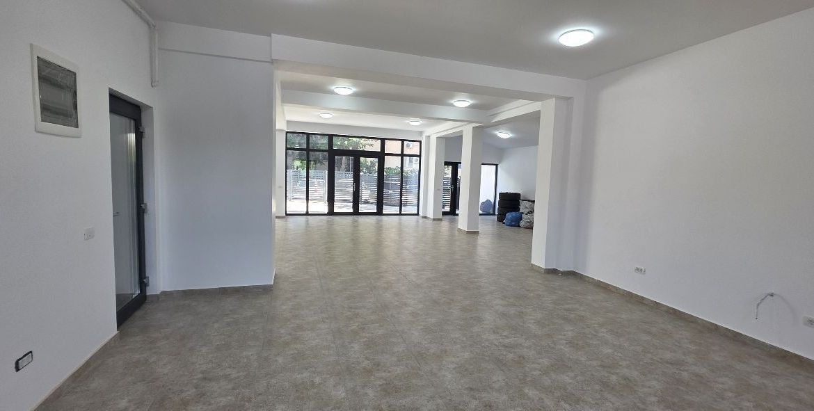 Salajan spatiu comercial 350 mp de inchiriat