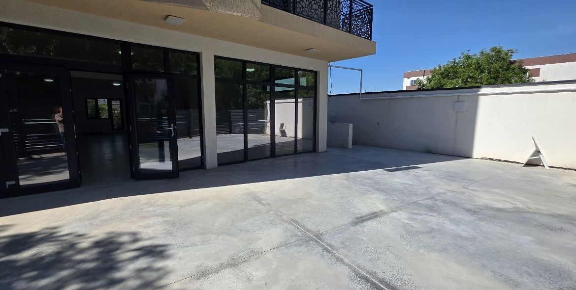 Salajan spatiu comercial 350 mp de inchiriat