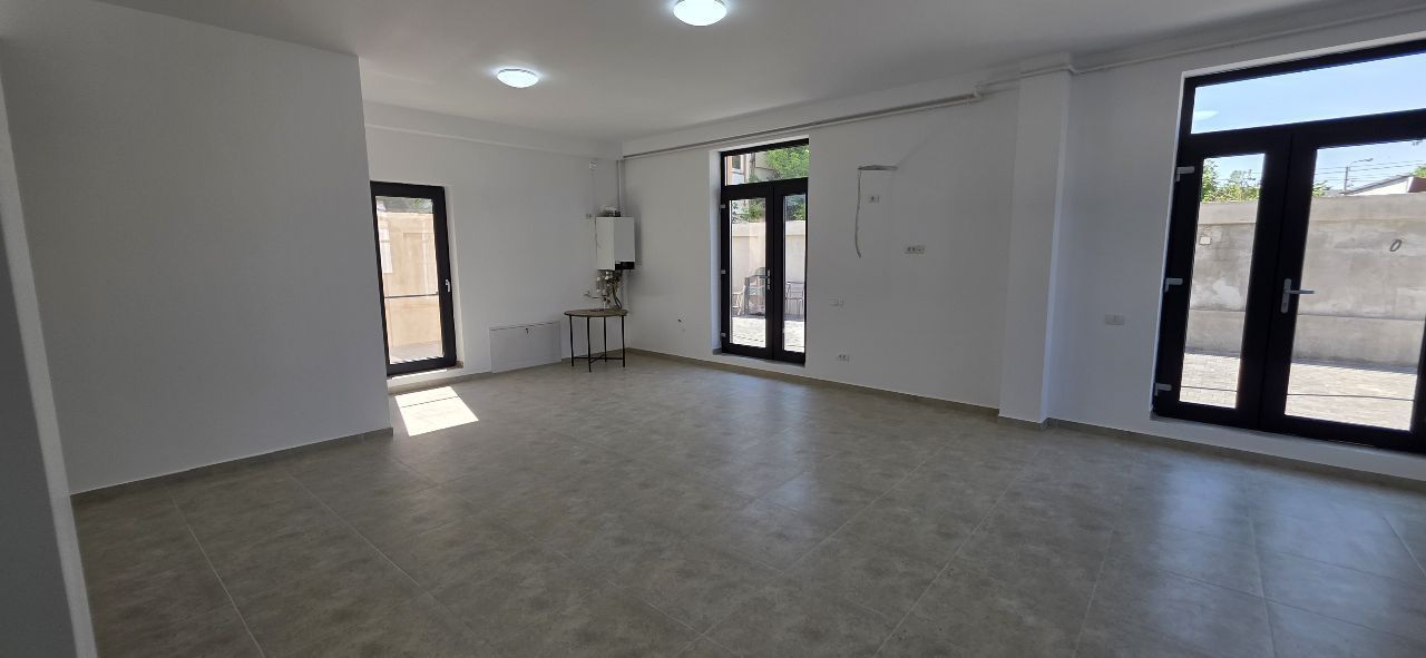 Salajan spatiu comercial 350 mp de inchiriat