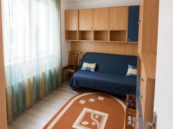 Apartament la casă cu terasă generoasă, între Lipovei și Aradului – co