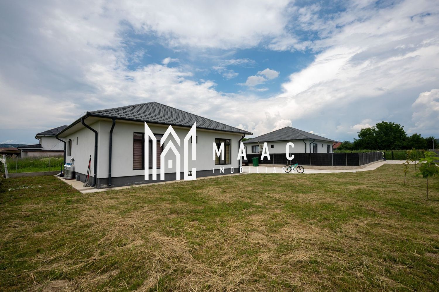 Casă 3 camere | Budești, Vâlcea | 100 mp utili, teren 700 mp