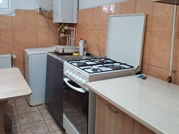 De inchiriat  apartament 2 camere Ultracentral, et. 1, 1800 lei