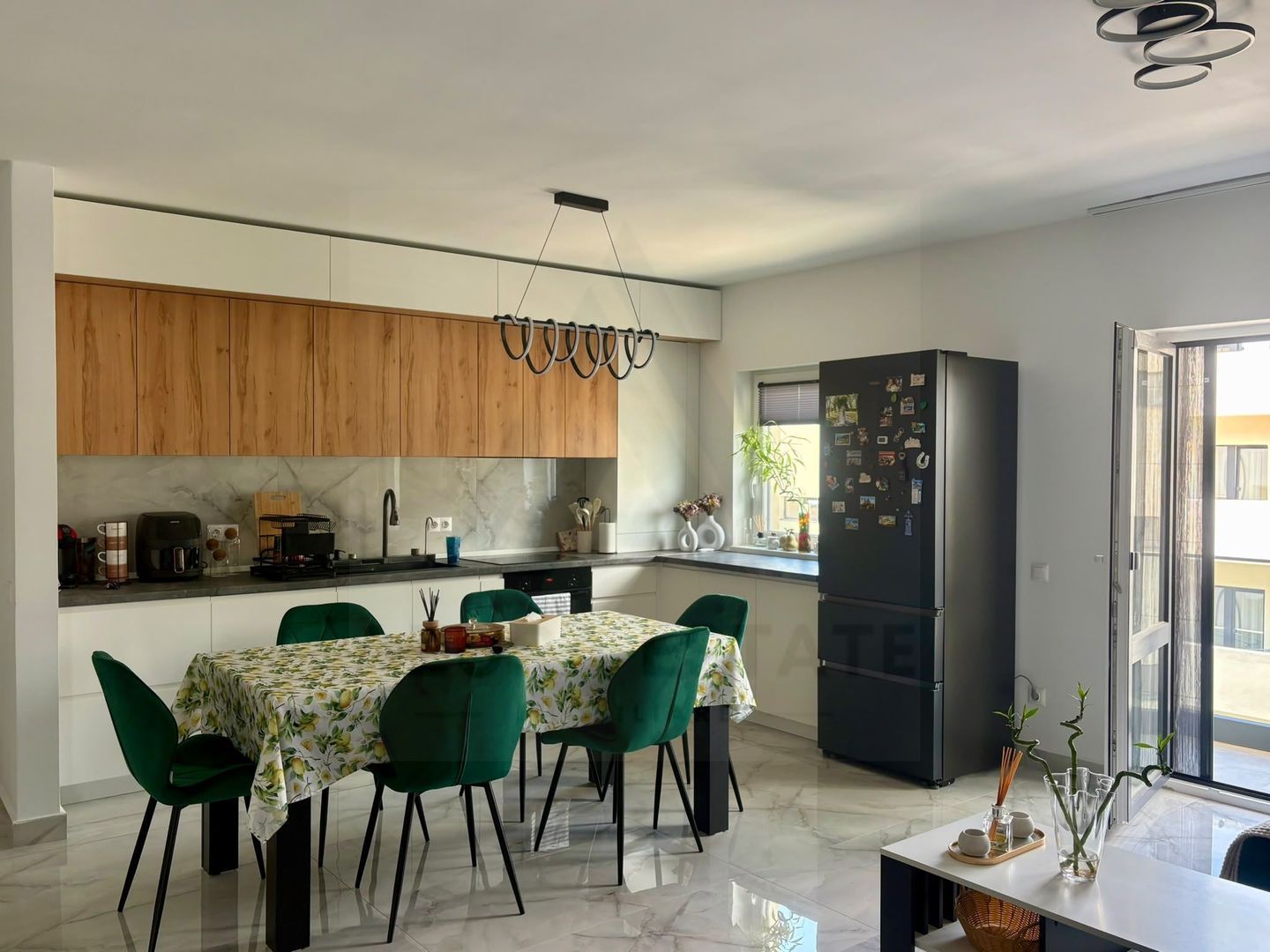 Apartament modern cu 2 dormitoare si  balcon 8 mp in One Residence