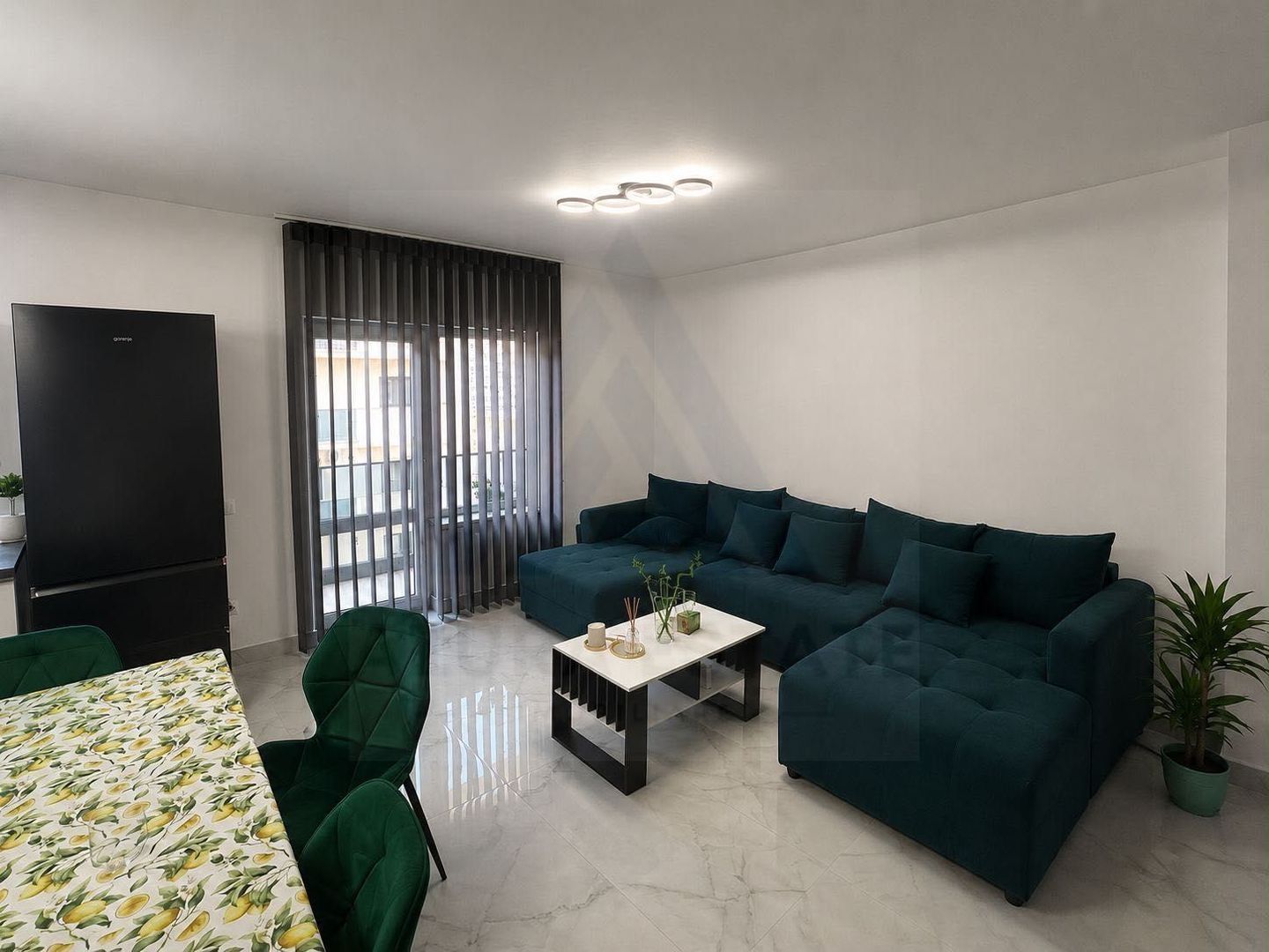 Apartament modern cu 2 dormitoare si  balcon 8 mp in One Residence