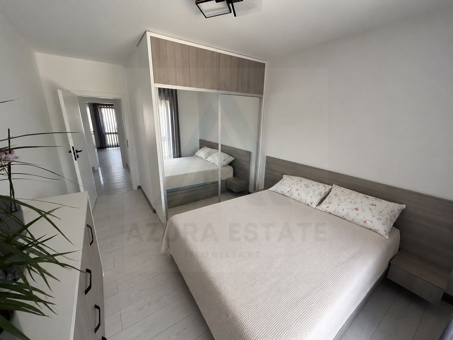 Apartament modern cu 2 dormitoare si  balcon 8 mp in One Residence