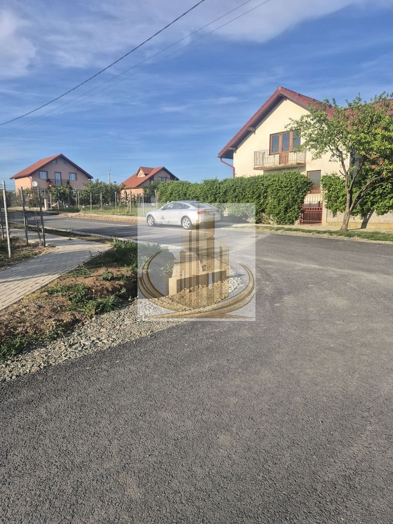 Teren intravilan de vînzare