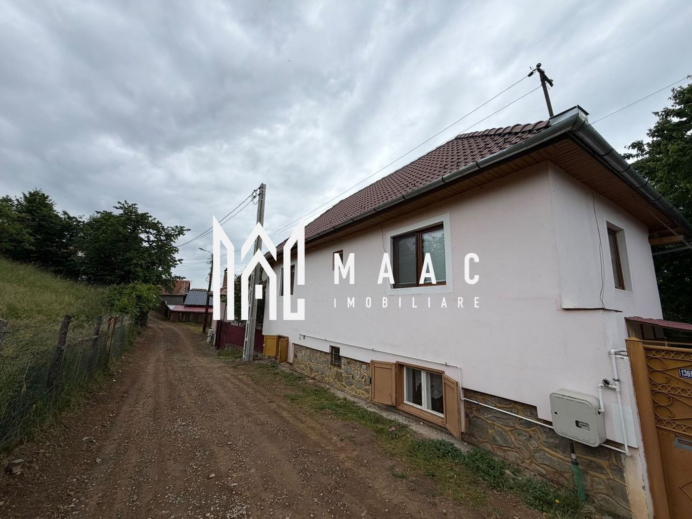 Casa 3 camere | 2 bai | anexe | Zona Rasinari 100 MP utili|