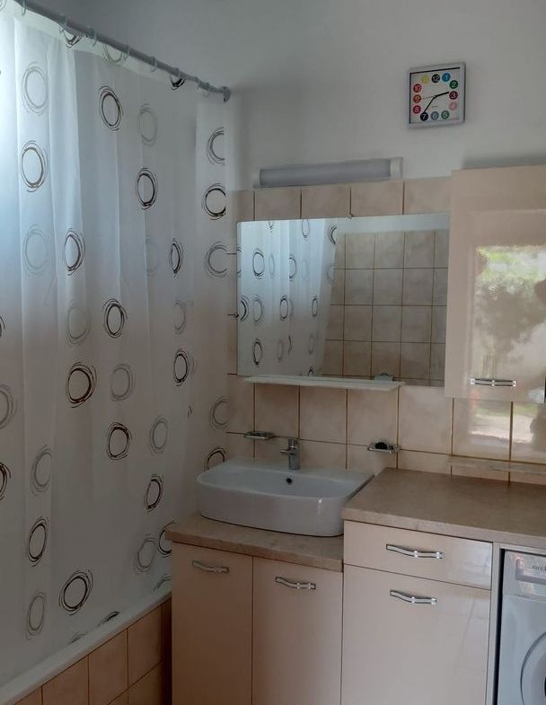 CASA DE INCHIRIAT CETATII