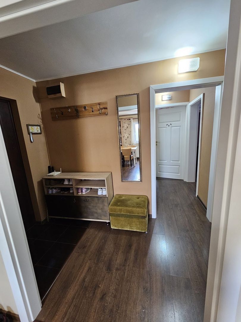 APARTAMENT 3 CAMERE LIPOVEI