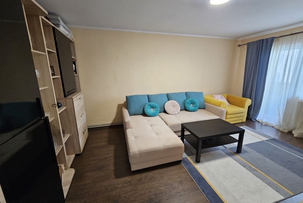 APARTAMENT 3 CAMERE LIPOVEI