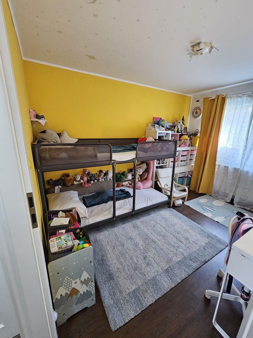 APARTAMENT 3 CAMERE LIPOVEI