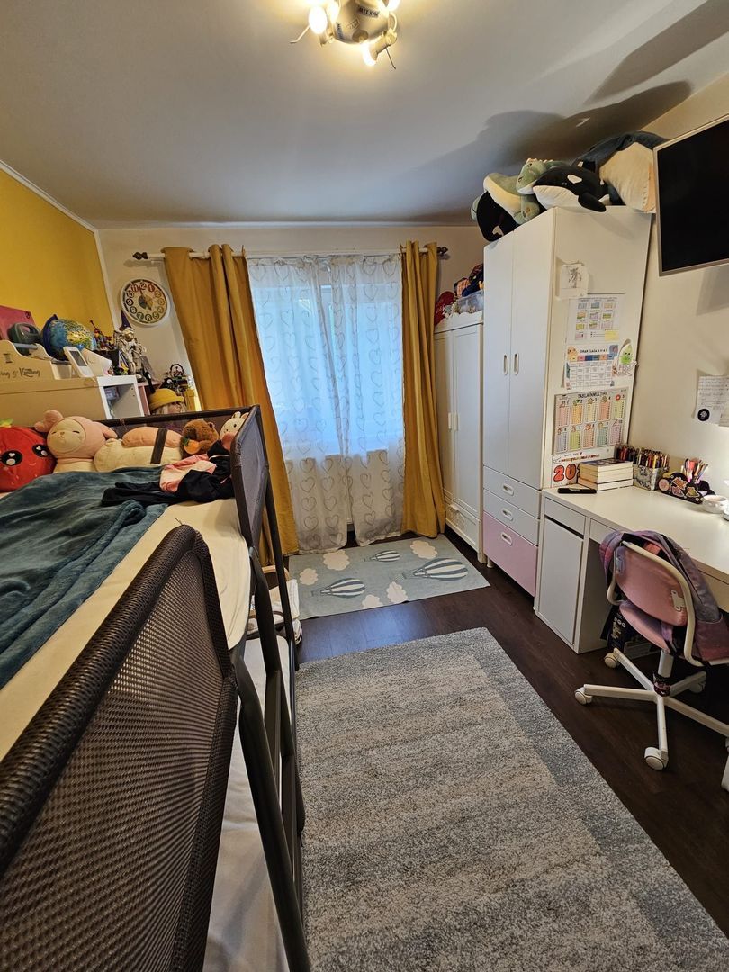 APARTAMENT 3 CAMERE LIPOVEI