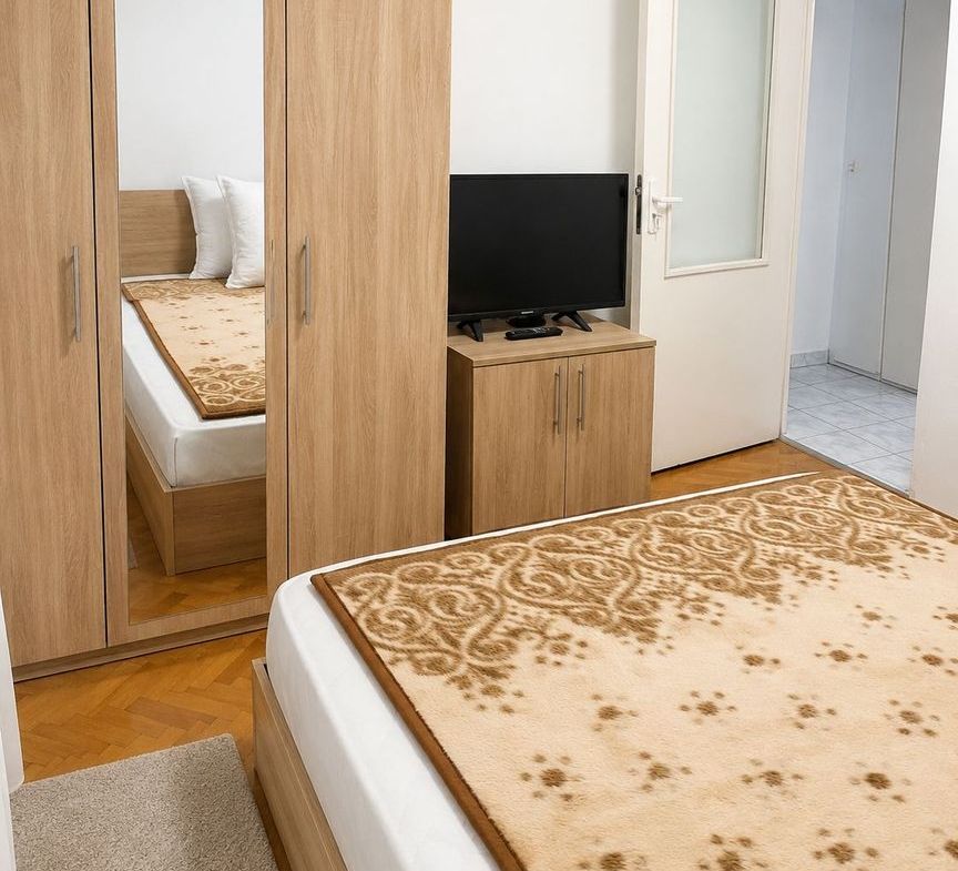 Apartament spațios cu 3 camere, 75 mp, decomandat, 2 băi, 2 balcoane –