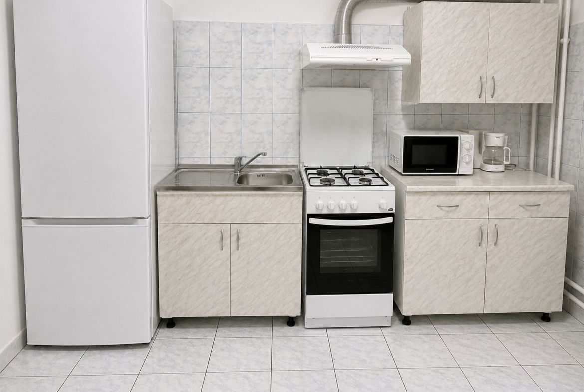 Apartament spațios cu 3 camere, 75 mp, decomandat, 2 băi, 2 balcoane –