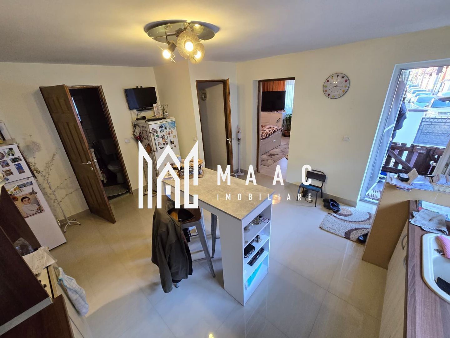 Casa 7 camere 3 bai 2 intrari Zona Garii