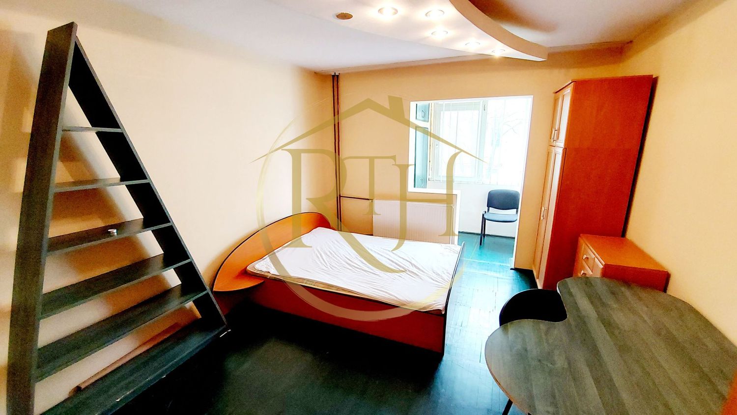 Oferim spre inchiriere apartament 1 camera, decomandat, Complex Studentesc