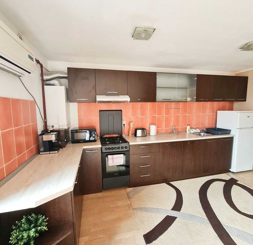 Penthouse spațios de închiriat | 80 mp | 2 băi | Dressing | 2 balcoane | Zona Timocului – Badea Cârțan