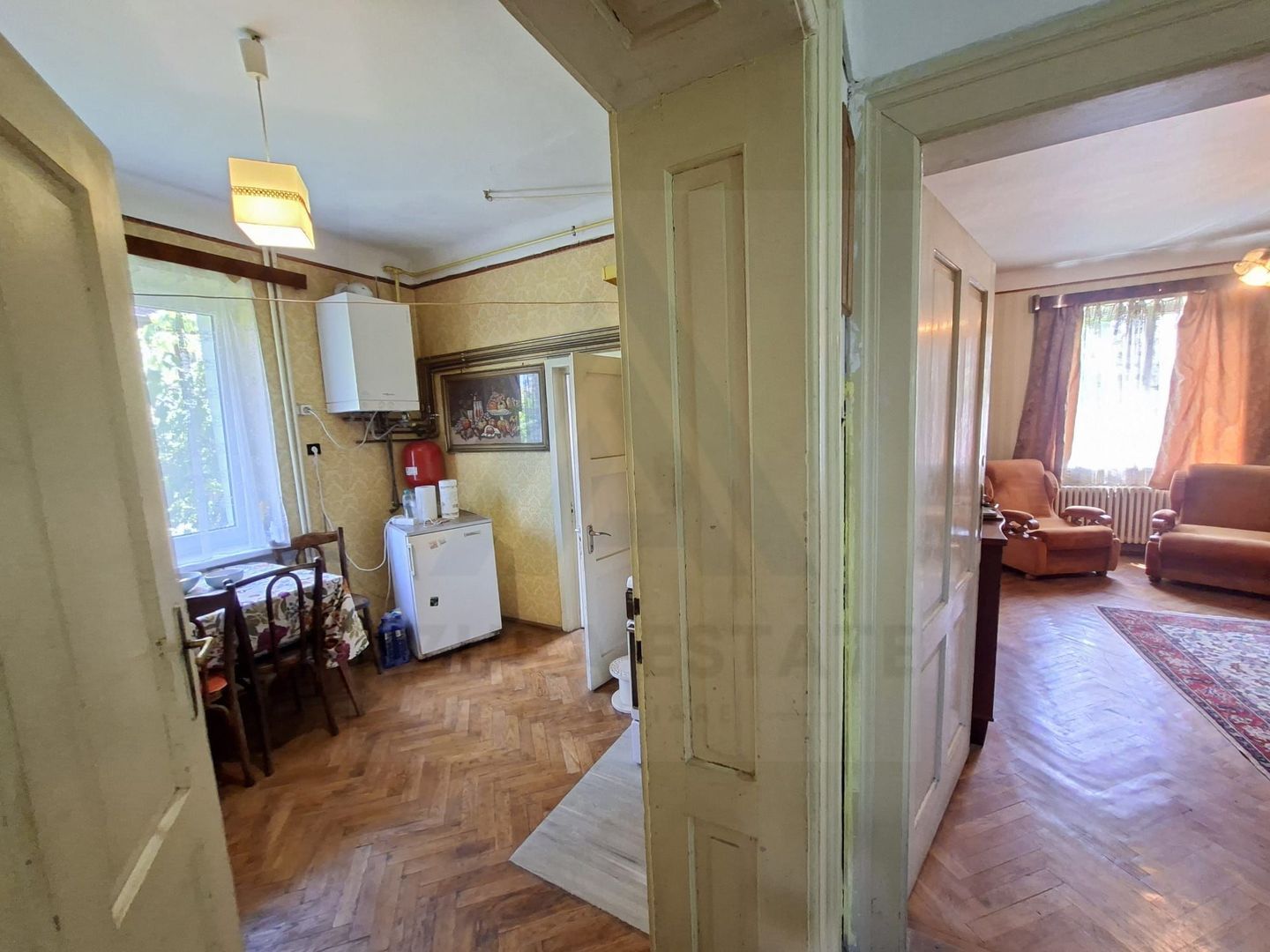 Casa individuala 185 mp utili S + P + E garaj si teren 777 mp Central