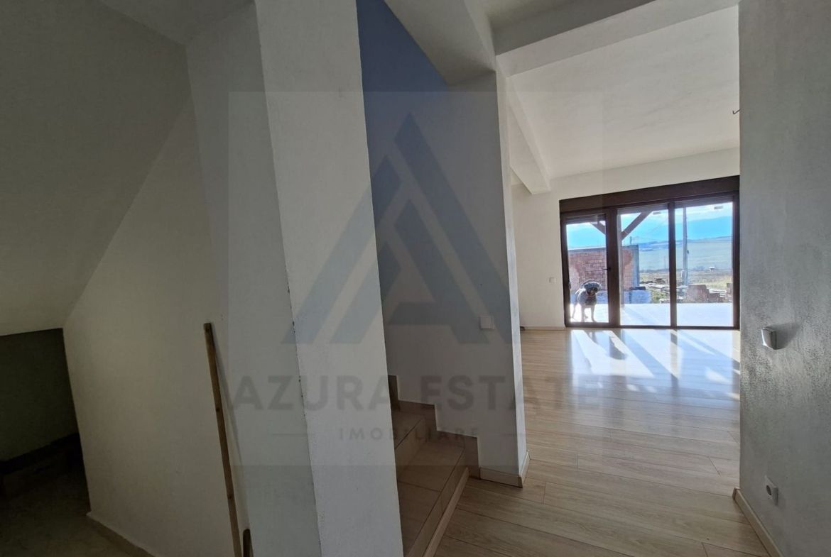 Casa intabulata 5 camere 2 bai si curte generoasa in Bavaria Park