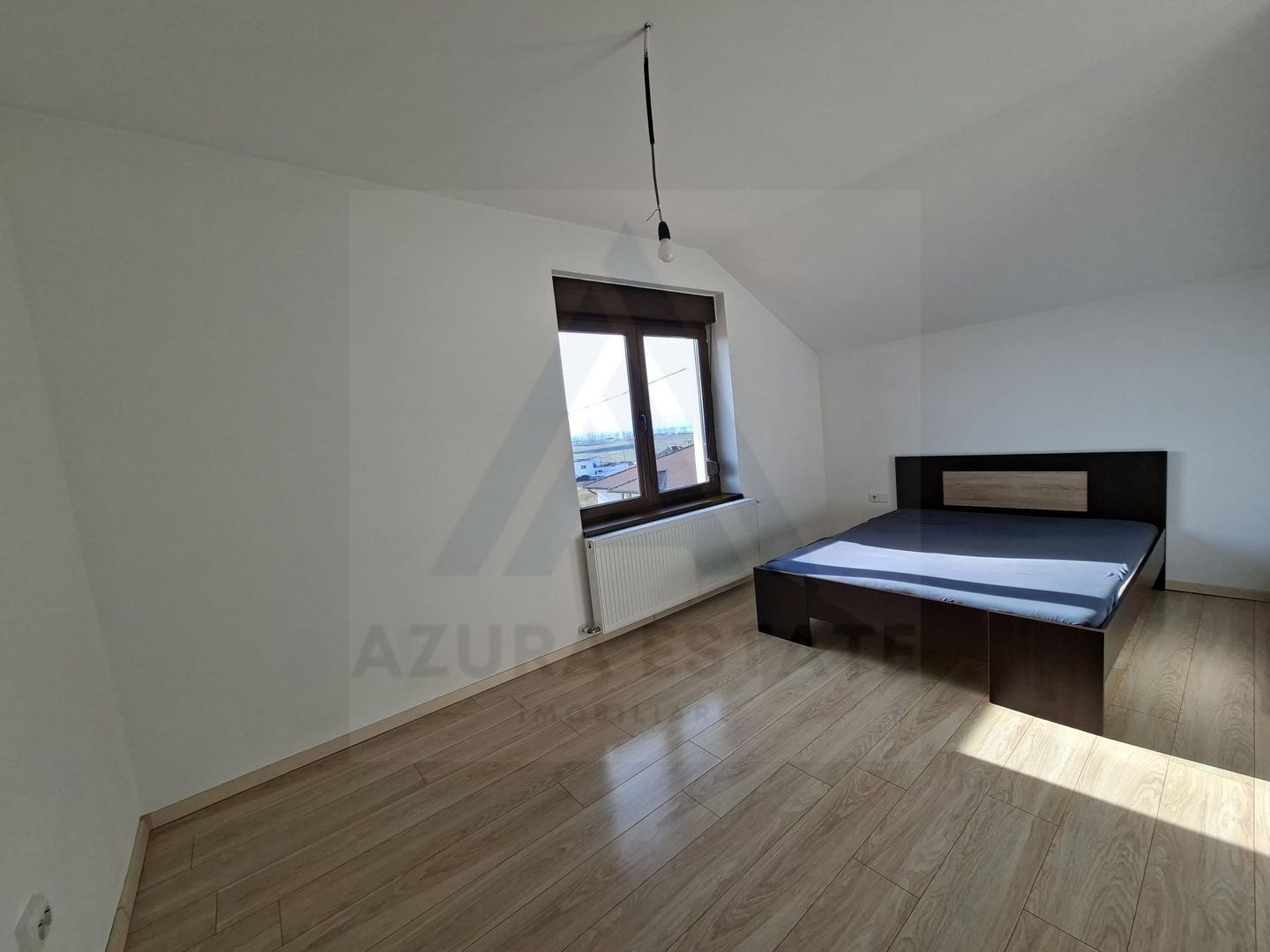 Casa intabulata 5 camere 2 bai si curte generoasa in Bavaria Park