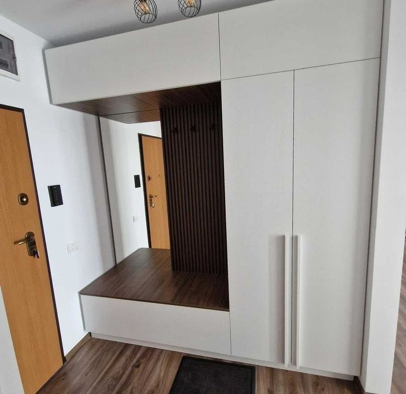 Proprietar inchiriez apartament 2 camera decomandat si loc de parcare